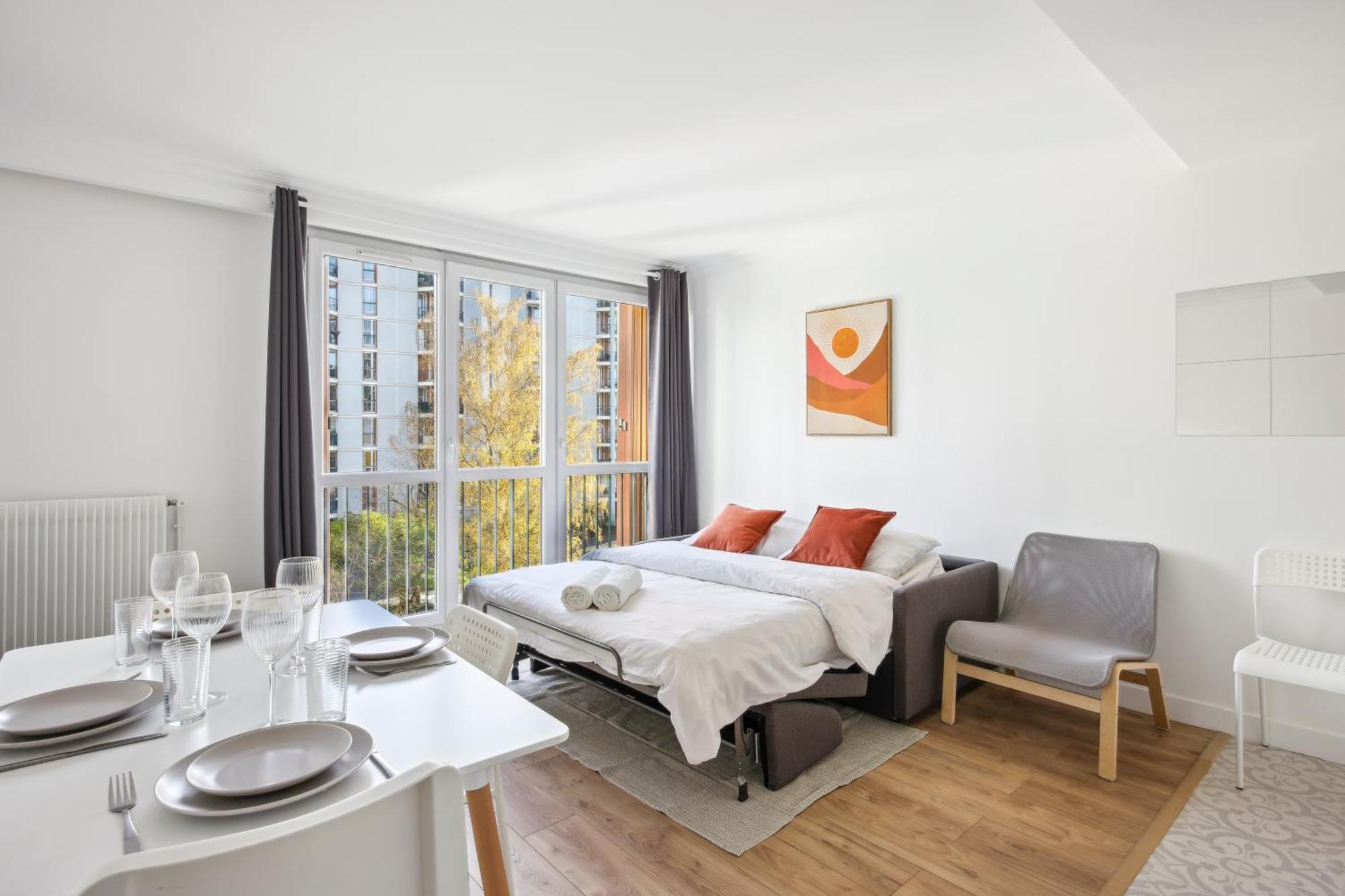 Chic Apart With Parking Apartment Chaville Exterior photo